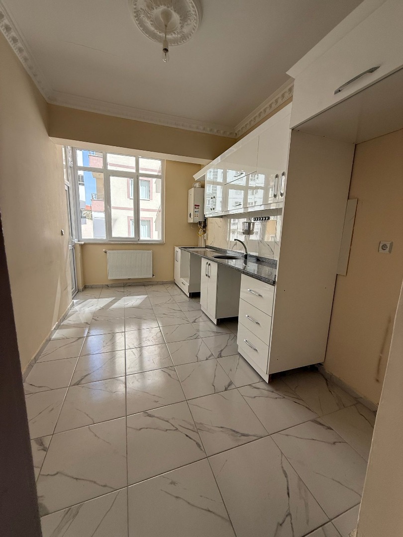 KAYSERİ DEVELİ ÇARŞI MERKEZDE SATILIK DAİRE